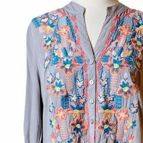 LUNA MOON Gray Floral Embroidered Blouse Peasant Top 3/4 Sleeve Small NWT ANTHRO - Picture 3 of 11